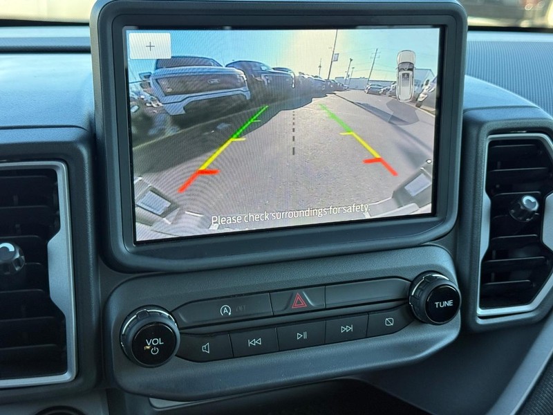 Ford Bronco Sport Vehicle Full-screen Gallery Image 17