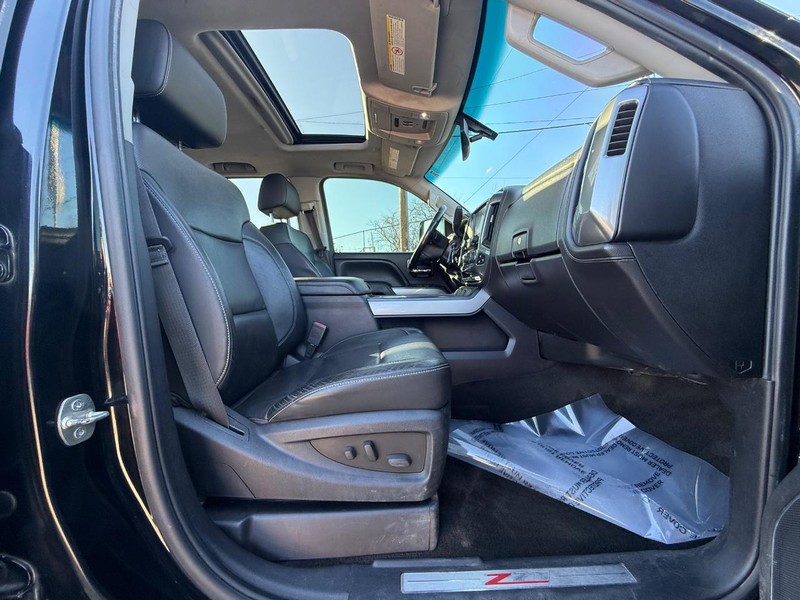 Chevrolet Silverado 3500HD Vehicle Full-screen Gallery Image 10