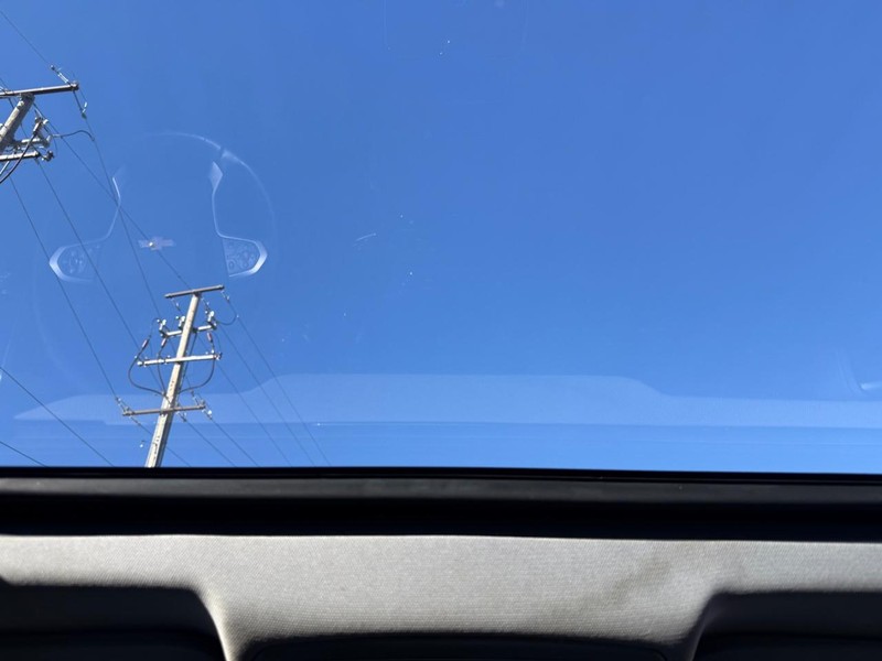 Chevrolet Silverado 3500HD Vehicle Full-screen Gallery Image 12