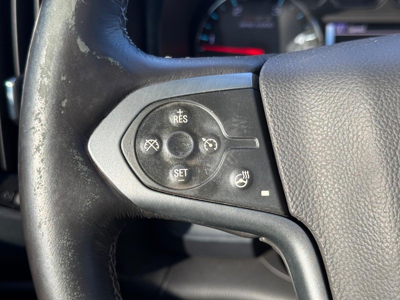 Chevrolet Silverado 3500HD Vehicle Full-screen Gallery Image 15