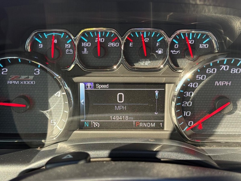 Chevrolet Silverado 3500HD Vehicle Full-screen Gallery Image 21