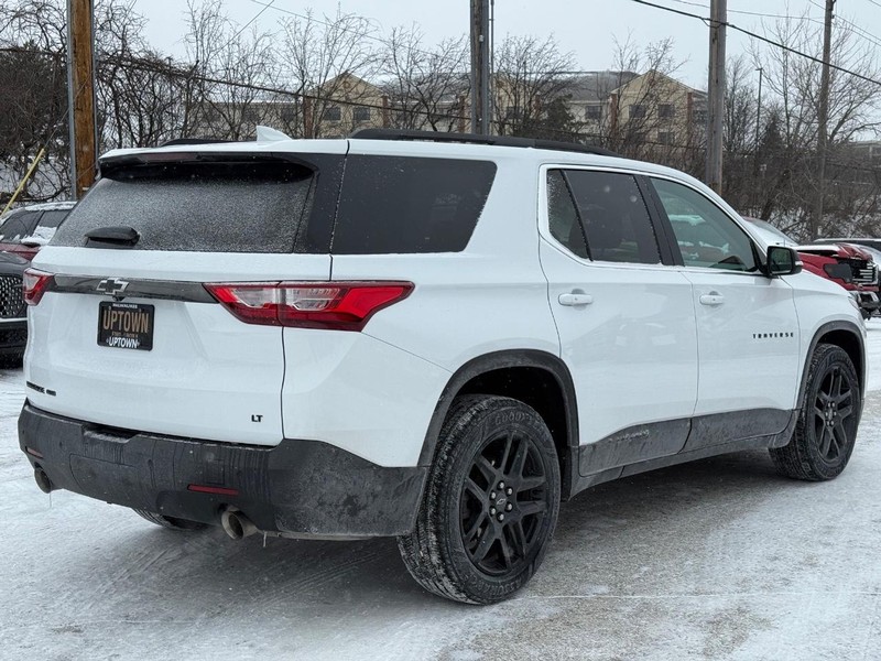 Chevrolet Traverse Vehicle Full-screen Gallery Image 03