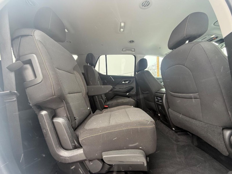 Chevrolet Traverse Vehicle Full-screen Gallery Image 12