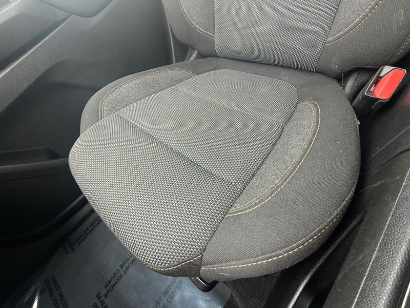 Chevrolet Traverse Vehicle Full-screen Gallery Image 21