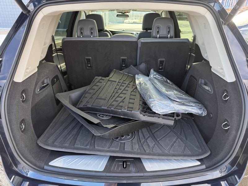 Buick Envision Vehicle Full-screen Gallery Image 05