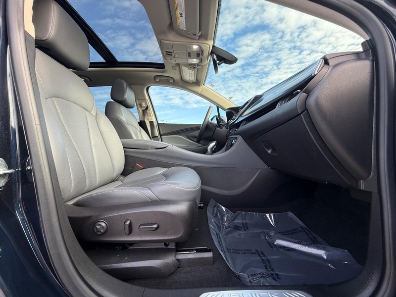 Buick Envision Vehicle Full-screen Gallery Image 10