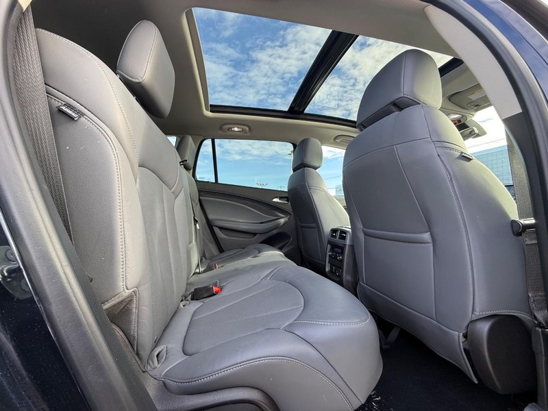 Buick Envision Vehicle Full-screen Gallery Image 11