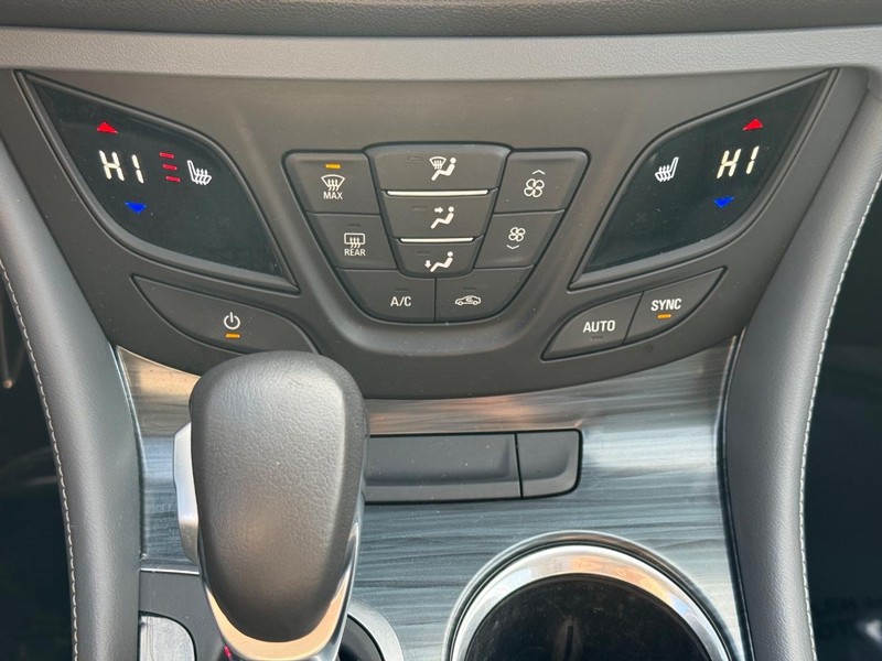 Buick Envision Vehicle Full-screen Gallery Image 20