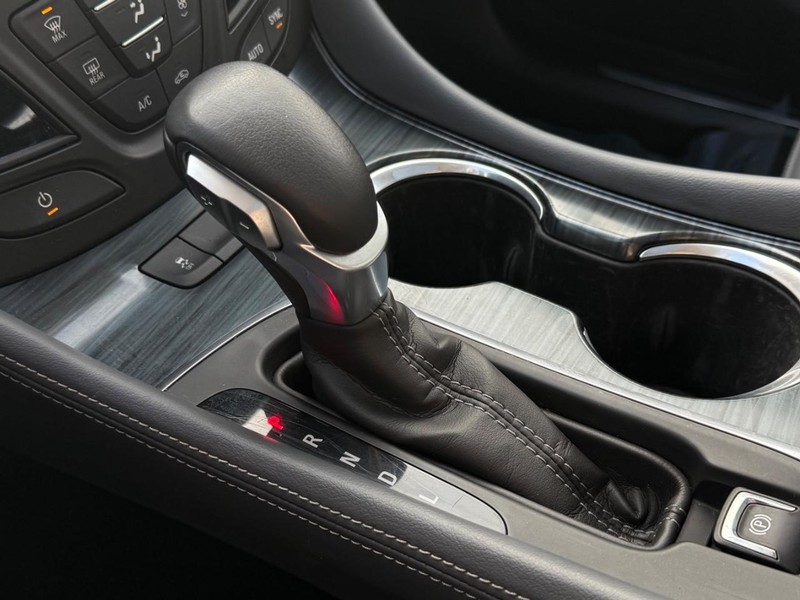 Buick Envision Vehicle Full-screen Gallery Image 21