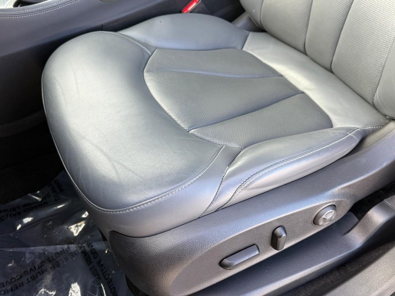 Buick Envision Vehicle Full-screen Gallery Image 25