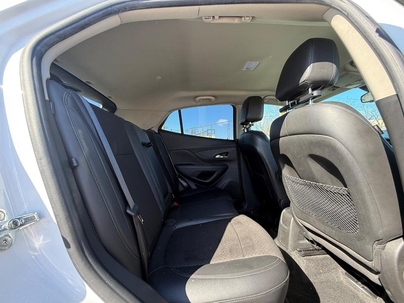 Buick Encore Vehicle Full-screen Gallery Image 11