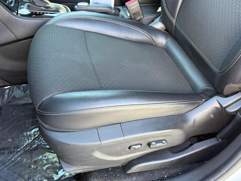 Buick Encore Vehicle Full-screen Gallery Image 22