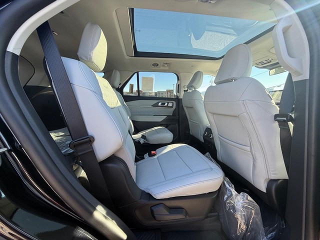 2026 Ford Explorer Platinum - Photo 13
