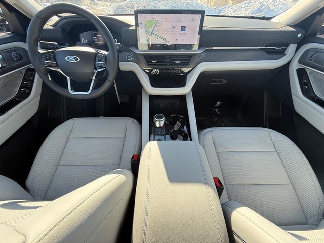 2026 Ford Explorer Platinum - Photo 16