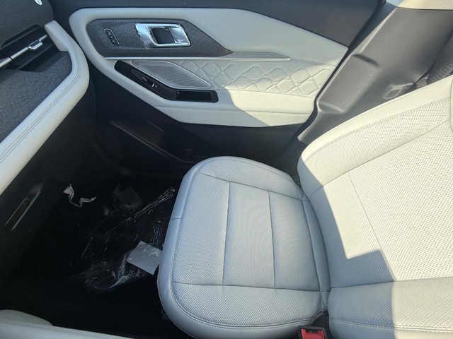 2026 Ford Explorer Platinum - Photo 23