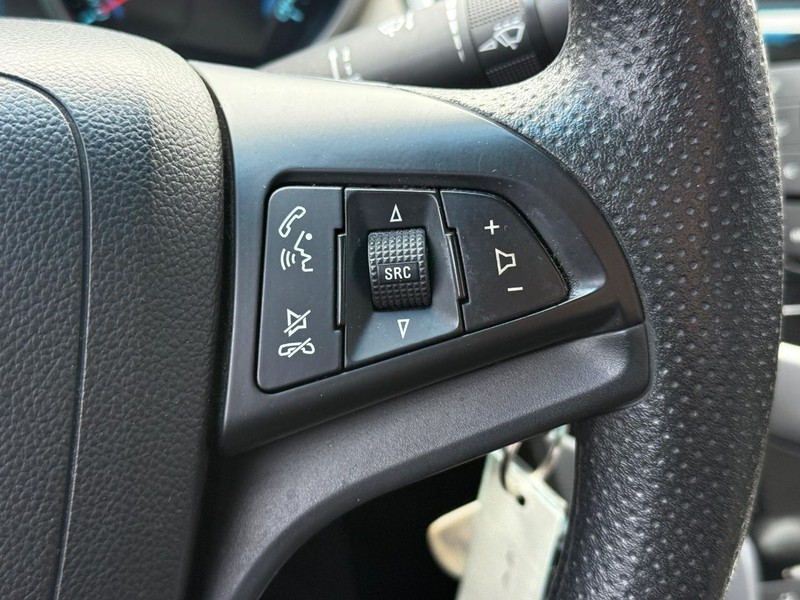 Chevrolet Cruze Vehicle Full-screen Gallery Image 15