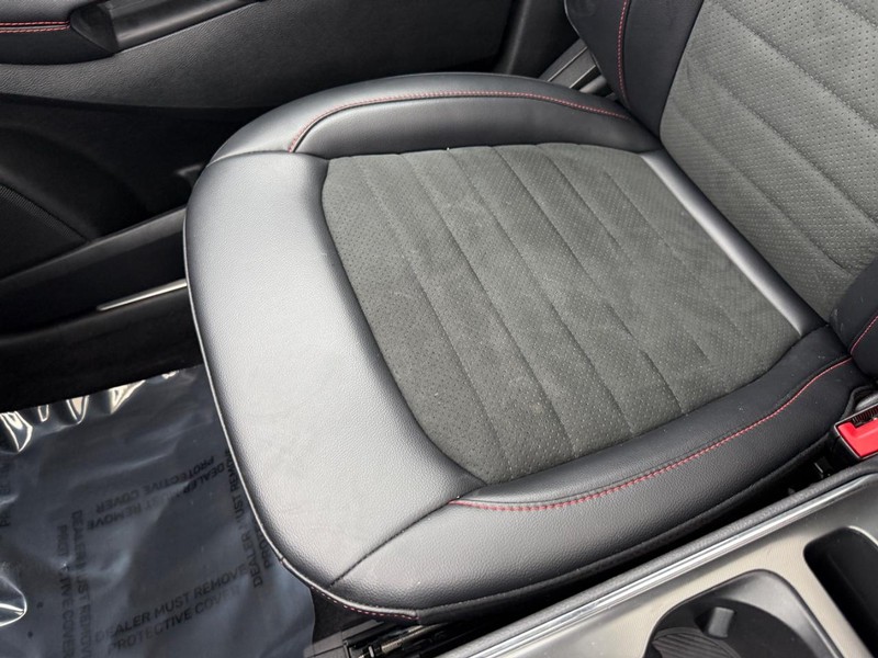 Ford Edge Vehicle Full-screen Gallery Image 22
