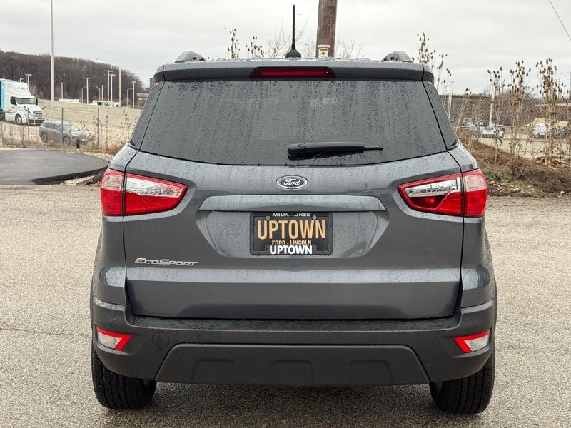 Ford EcoSport Vehicle Full-screen Gallery Image 04