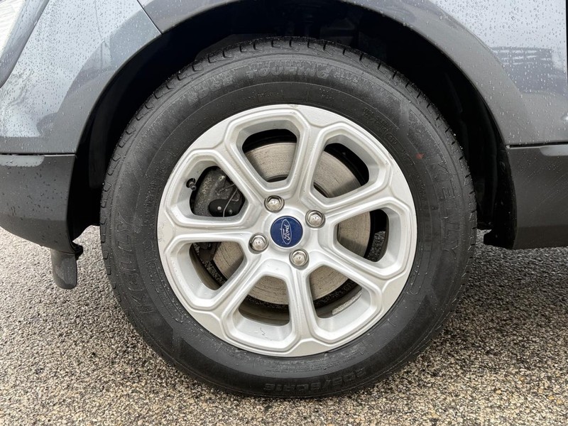 Ford EcoSport Vehicle Full-screen Gallery Image 08