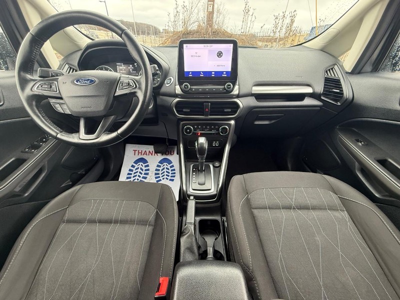 Ford EcoSport Vehicle Full-screen Gallery Image 11