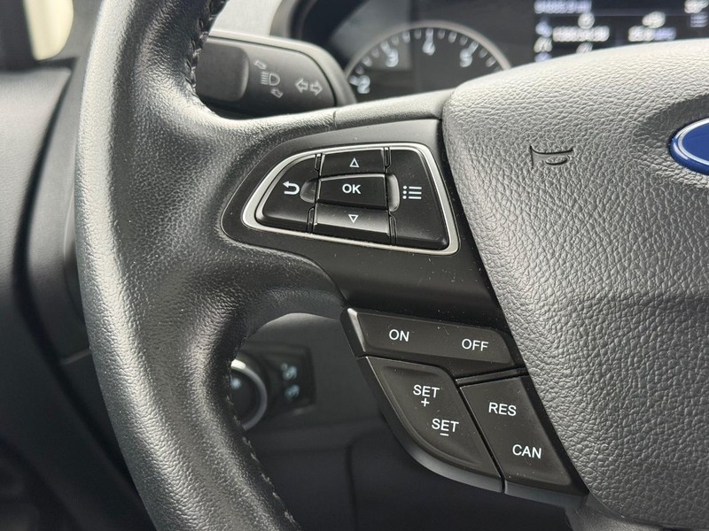 Ford EcoSport Vehicle Full-screen Gallery Image 14