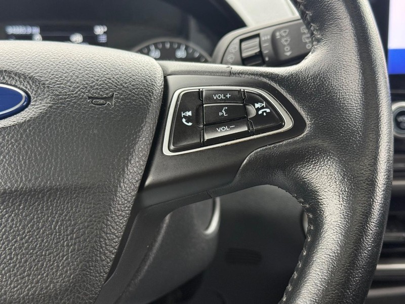 Ford EcoSport Vehicle Full-screen Gallery Image 15
