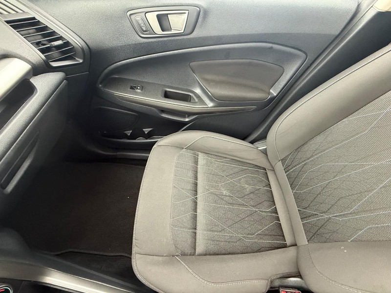 Ford EcoSport Vehicle Full-screen Gallery Image 20