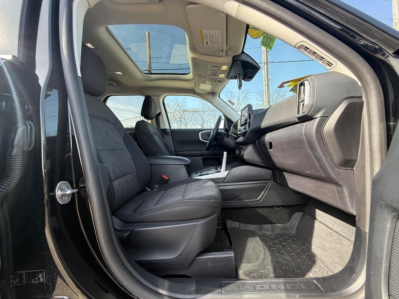 Ford Bronco Sport Vehicle Full-screen Gallery Image 10