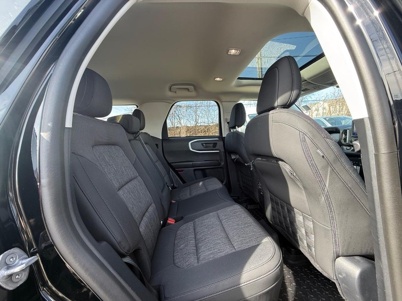 Ford Bronco Sport Vehicle Full-screen Gallery Image 11