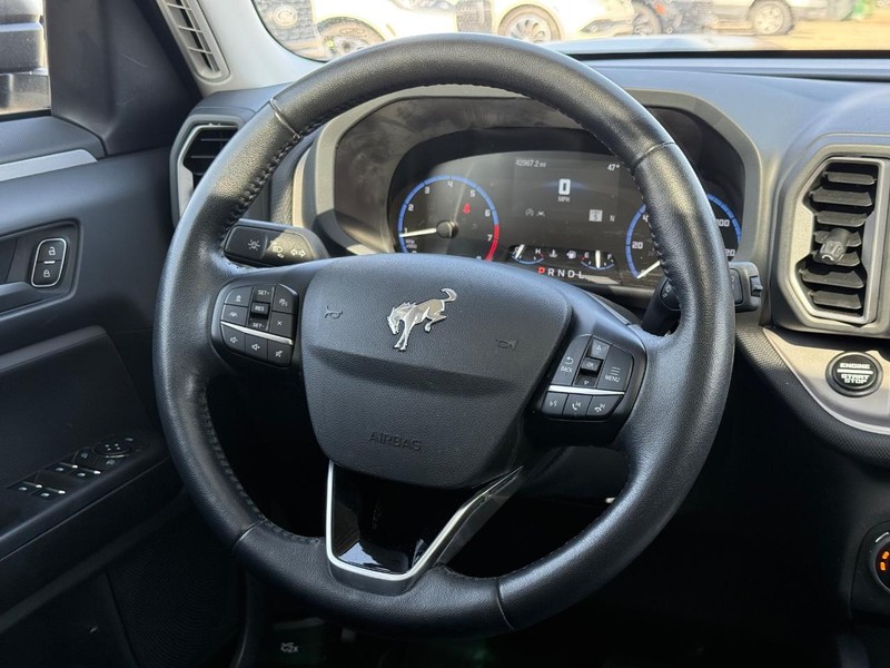 Ford Bronco Sport Vehicle Full-screen Gallery Image 14