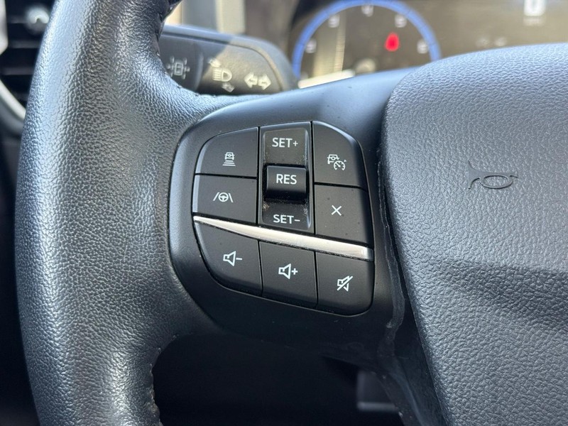 Ford Bronco Sport Vehicle Full-screen Gallery Image 15