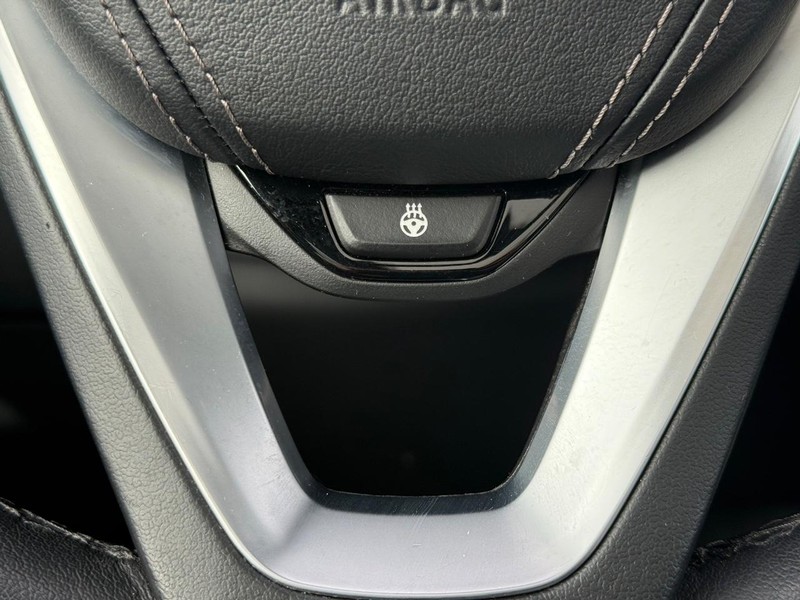 BMW X5 Vehicle Full-screen Gallery Image 18