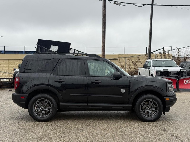 Ford Bronco Sport Vehicle Full-screen Gallery Image 02