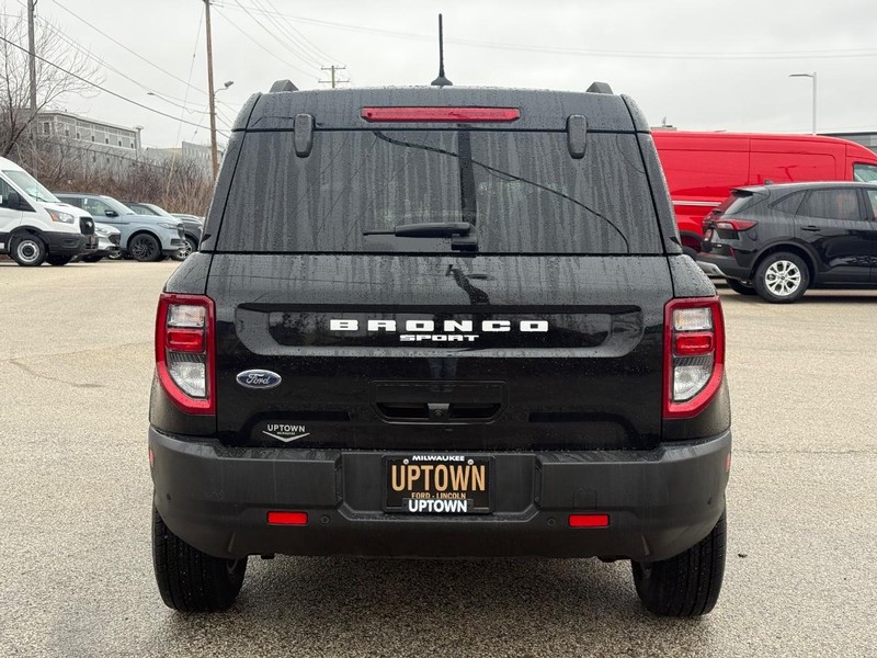 Ford Bronco Sport Vehicle Full-screen Gallery Image 04