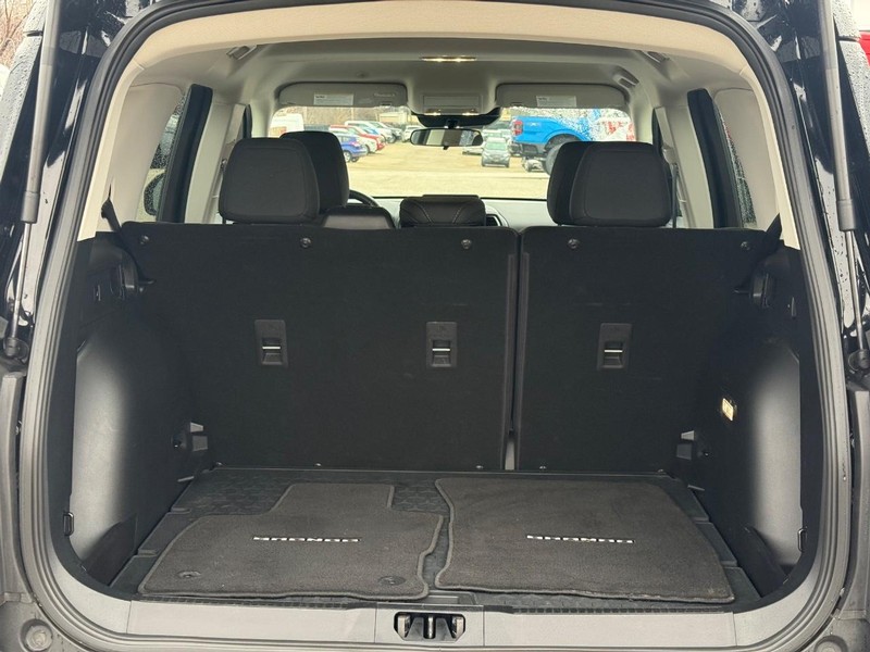 Ford Bronco Sport Vehicle Full-screen Gallery Image 05