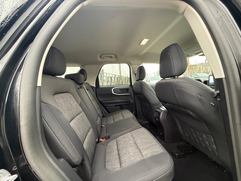 Ford Bronco Sport Vehicle Full-screen Gallery Image 11