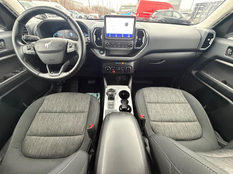 Ford Bronco Sport Vehicle Full-screen Gallery Image 12