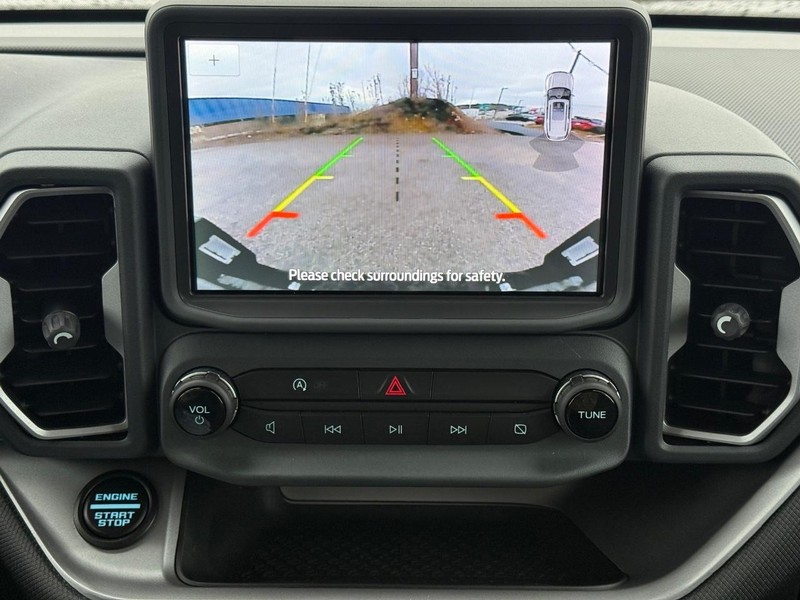 Ford Bronco Sport Vehicle Full-screen Gallery Image 16