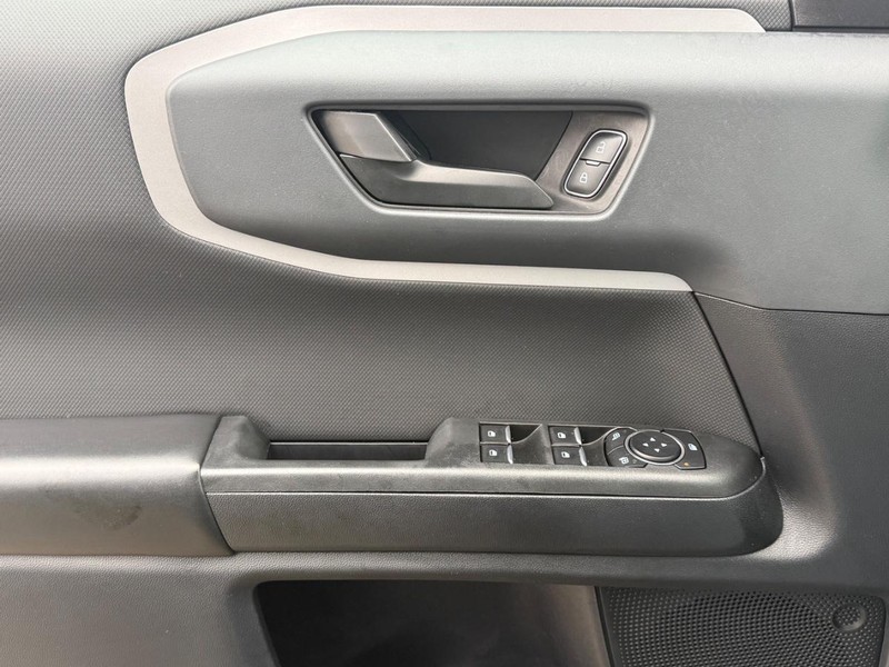 Ford Bronco Sport Vehicle Full-screen Gallery Image 23