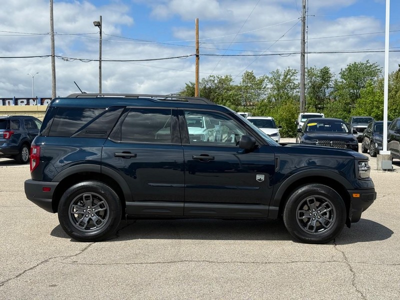 Ford Bronco Sport Vehicle Full-screen Gallery Image 02