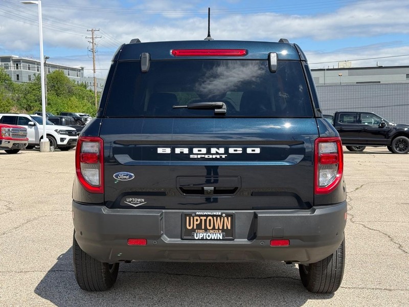 Ford Bronco Sport Vehicle Full-screen Gallery Image 04