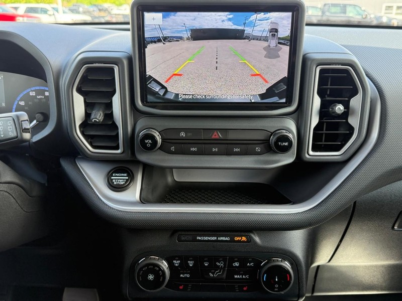 Ford Bronco Sport Vehicle Full-screen Gallery Image 17