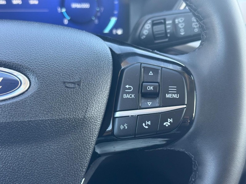 Ford Escape Vehicle Full-screen Gallery Image 15