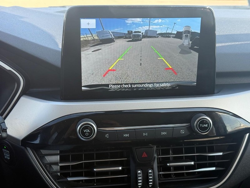 Ford Escape Vehicle Full-screen Gallery Image 17