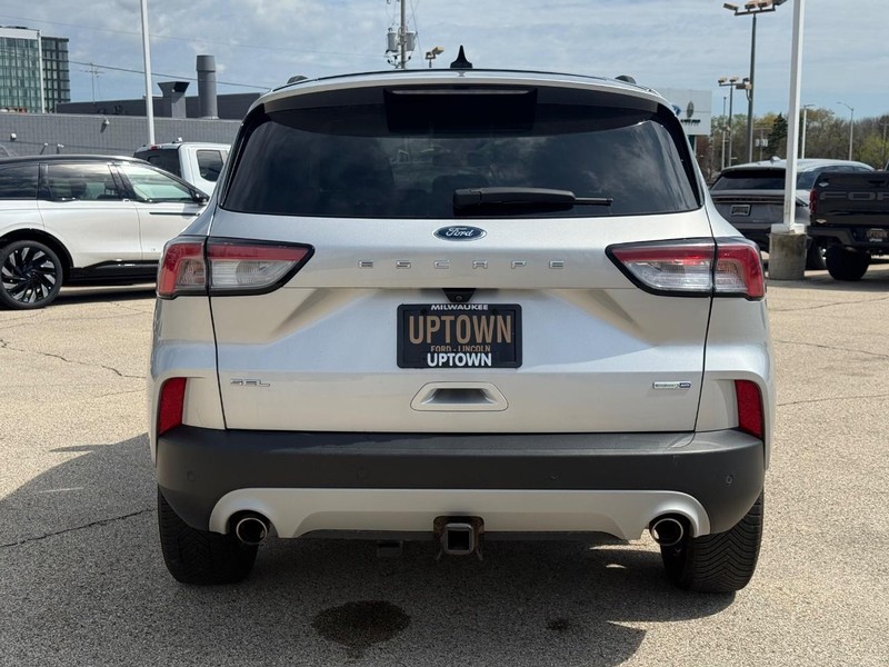 Ford Escape Vehicle Full-screen Gallery Image 04