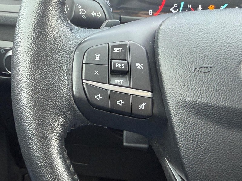 Ford Escape Vehicle Full-screen Gallery Image 14