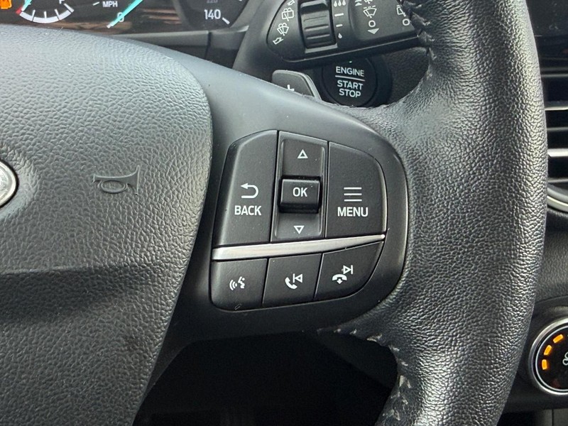 Ford Escape Vehicle Full-screen Gallery Image 15