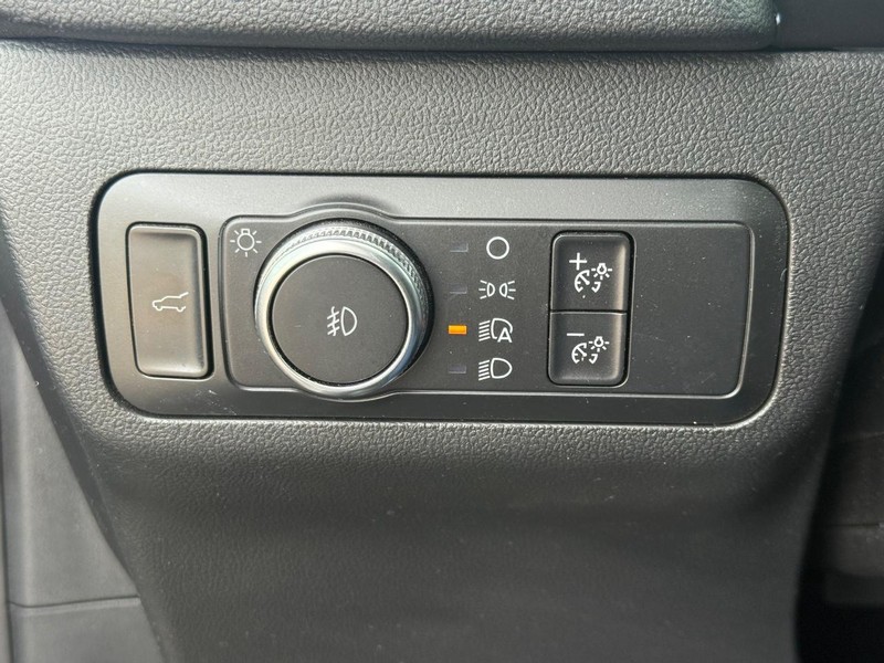 Ford Escape Vehicle Full-screen Gallery Image 22