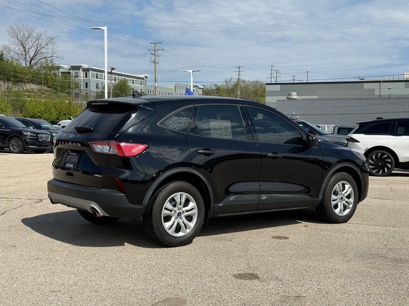 Ford Escape Vehicle Full-screen Gallery Image 03