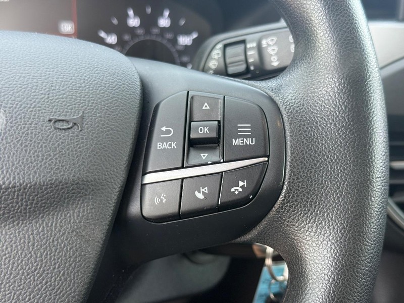 Ford Escape Vehicle Full-screen Gallery Image 15